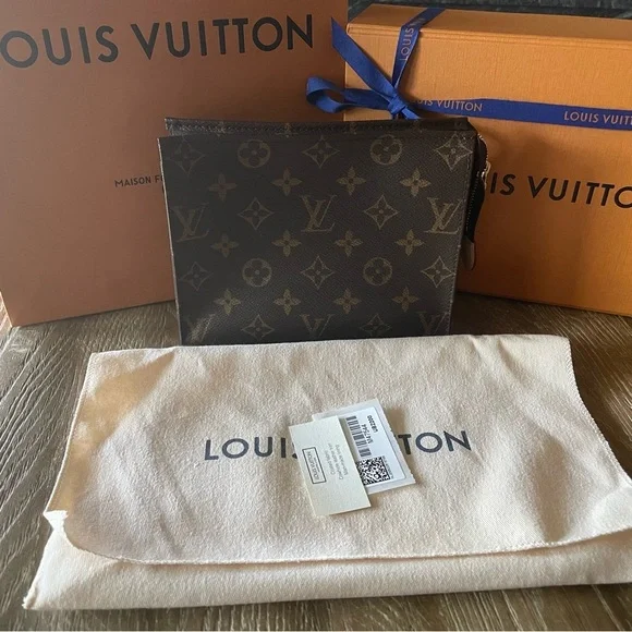 Classic Louis Vuitton Toiletry 19 - Picture 11 of 11